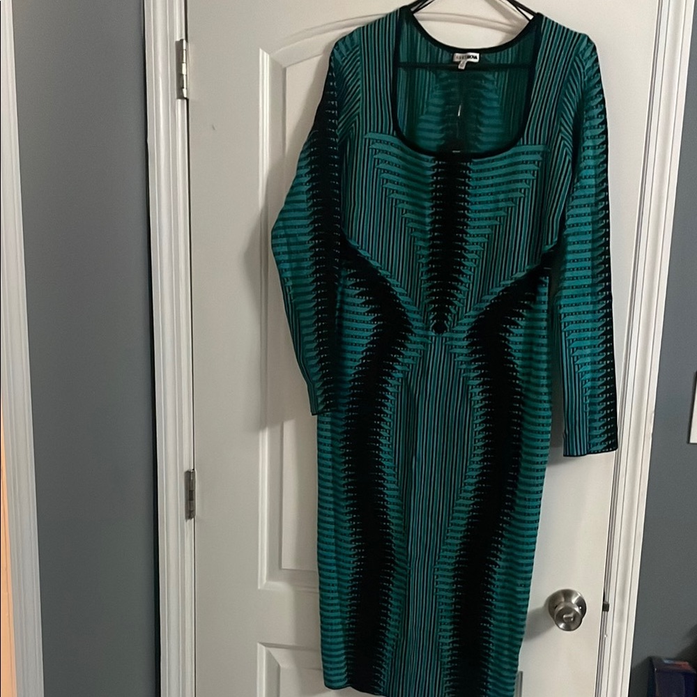 Fashion Nova Green Bodycon Dress with Dolman Sleeves